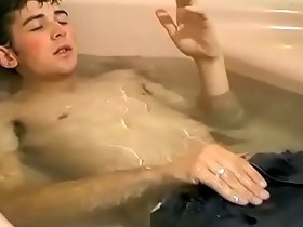 Young smoker launches jizz over freshly washed body solo